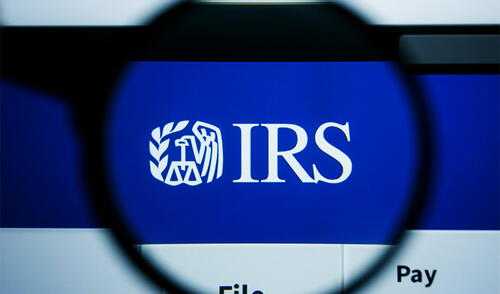 Según el IRS, los contribuyentes en estas regiones tienen hasta el 1 de mayo de 2025 para cumplir con sus obligaciones fiscales.