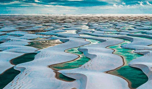 Este lugar único en el mundo abarca más de 1.500 kilómetros cuadrados de dunas blancas. Foto: Global National Parks. El increíble desierto en Sudamérica que tiene 'dunas de agua' y es el único del mundo con este espectáculo natural