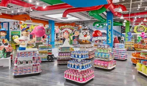 La tienda ocupa más de 60 mil pies cuadrados, ofreciendo más de 500 tipos de dulces temáticos. Foto: It’Sugar