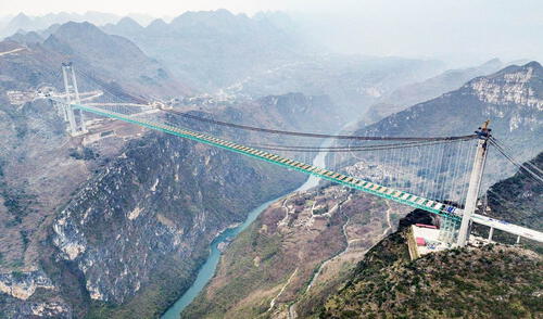 China se supera a sí misma y construye el nuevo puente más alto del mundo: casi el doble del tamaño del Empire State