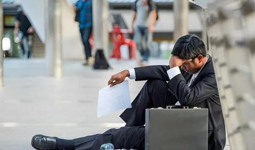 1 millón 615.000 limeños ganan menos de S/892, por debajo del sueldo mínimo. La recuperación del empleo aún es lenta y desigual. 1 millón 615.000 limeños ganan menos de S/892, por debajo del sueldo mínimo. La recuperación del empleo aún es lenta y desigual.