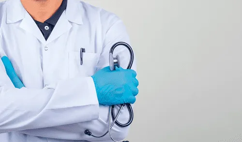 La Fiscalía de Berlín, en Alemania, solicitó prisión perpetua y la inhabilitación de por vida para ejercer la medicina. Foto: Freepik. Acusan a médico de asesinar a 15 pacientes y quemar sus casas para borrar evidencias en Alemania