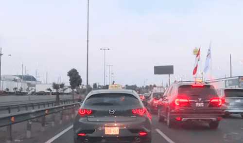 Ciudadanos reportan congestionamiento en la Panamericana Sur. Foto: captura / Latina Ciudadanos reportan congestionamiento en la Panamericana Sur.