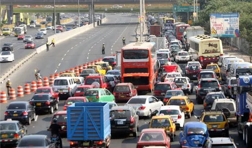 Retorno masivo de vehículos hacia Lima tras Semana Santa: Plan especial de gestión vehicular activado por Rutas de Lima. Foto: composición LR Retorno de Semana Santa: así será el cambio de sentido para vehículos en la Panamericana Sur, anuncia Rutas de Lima