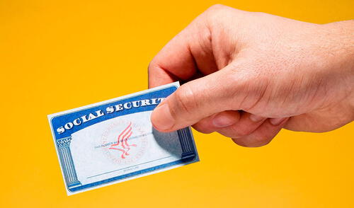 Este grupo de beneficiarios del Seguro Social recibirán la última paga de abril en 2025. Foto: AARP