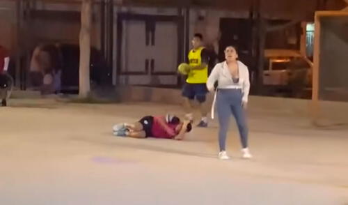 Un rival golpeó al jugador y la sorpresa fue que su novia decidió entrar al campo para pedir explicaciones al árbitro.