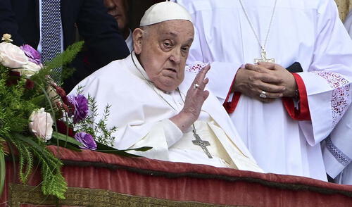 El papa Francisco había mantenido reuniones en sus últimos días, incluyendo una con el vicepresidente de EE. UU., J.D. Vance. Su fallecimiento genera un profundo impacto en la comunidad católica. Foto: AFP Así fue la última aparición pública del papa Francisco antes de fallecer a los 88 años: “Vivo la Pascua como puedo”