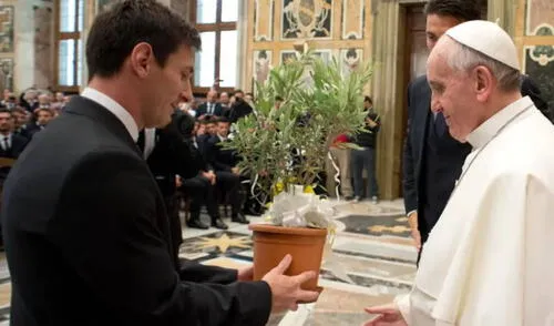 Lionel Messi conoció al papa Francisco hace algunos años atrás. Foto: difusión Lionel Messi deja emotivas palabras al despedirse del papa Francisco