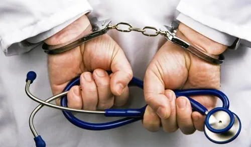 El ginecólogo Ronel Omar Mestas Mamani fue sentenciado a ocho años de prisión en el penal de El Milagro.