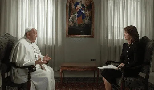 Escena de la entrevista que el papa concedió a Norah O’ Donnell para el noticiero ‘60 minutos’ de CBS. Francisco conversó con reporteros de todo el mundo durante su pontificado. Fotografía: CBS El papa Francisco en conversación con CBS.