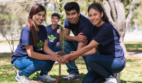 En el Día de la Tierra, Caja Arequipa reafirma su compromiso con el medio ambiente mediante diferentes iniciativas. En el Día de la Tierra, Caja Arequipa reafirma su compromiso con el medio ambiente mediante diferentes iniciativas.