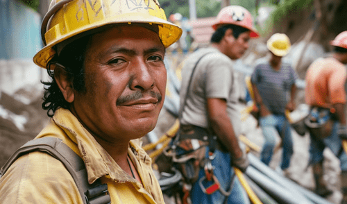 La reforma laboral, que afecta principalmente a trabajadores del sector privado, es parte de un plan gradual que culminará en 2026 con jornadas de 42 horas. Foto: Freepik La reforma laboral, que afecta principalmente a trabajadores del sector privado, es parte de un plan gradual que culminará en 2026 con jornadas de 42 horas.