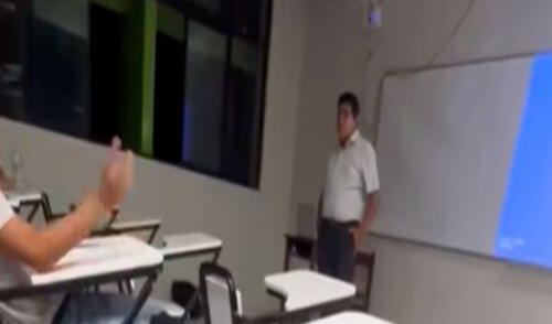 Profesor reclama a estudiante por presentarse en clase vestido de mujer.