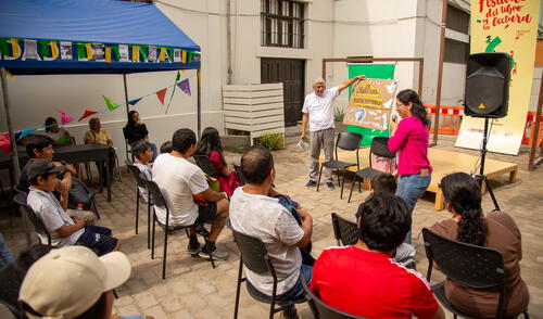 Estación de Lectores. Foto: Caslit. Estación de Lectores. Foto: Caslit.