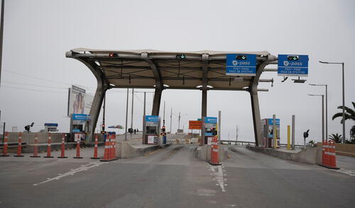 Así lucen las casetas del peaje de Conchán tras fallo. Crédito: John Reyes.