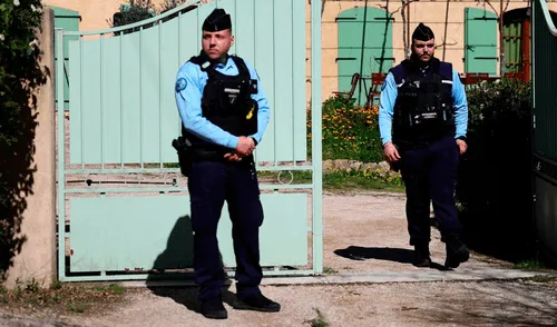 El adolescente que atacó a 4 de sus compañeros fue detenido por el personal docente. Foto: El Confidencial.