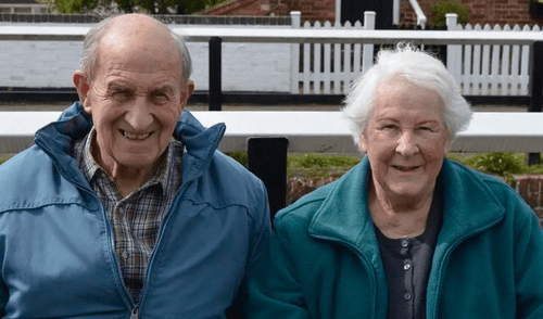 Las autoridades siguen investigando la muerte de la pareja de esposos Stan y Roma Rickman.