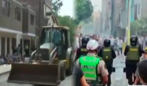 Representantes del banco intentaron hablar con los familiares, sin embargo no se llegó a un acuerdo producto de la violencia en el lugar. Foto: Composición LR/Latina Representantes del banco intentaron hablar con los familiares, sin embargo no se llegó a un acuerdo producto de la violencia en el lugar. Foto: Composición LR/Latina