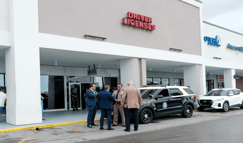 Para acudir a de las estas citas del DMV, los residentes debían reorganizar sus jornadas para cumplir con una diligencia que, en teoría, debería ser rápida. Foto: Dariel Fernández Facebook. Para acudir a de las estas citas del DMV, los residentes debían reorganizar sus jornadas para cumplir con una diligencia que, en teoría, debería ser rápida. Foto: Dariel Fernández Facebook.