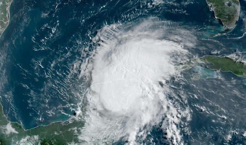Una imagen satelital del huracán Beryl, en la costa de Texas en julio de 2024. Foto: AFP Una imagen satelital del huracán Beryl, en la costa de Texas en julio de 2024. Foto: AFP