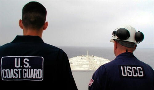 Esposa de militar de EEUU es arrestada por tener la visa vencida