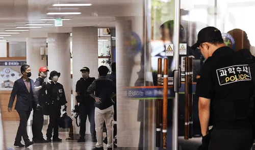 Violento ataque en escuela secundaria de Cheongju deja estudiantes heridos. Foto: composición LR Violento ataque en escuela secundaria de Cheongju deja estudiantes heridos.