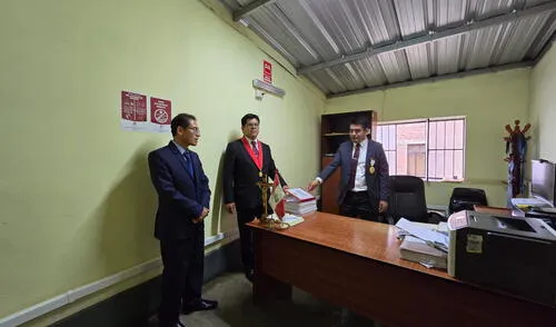 El titular instó a continuar ofreciendo una atención adecuada, enfocándose en los usuarios más vulnerables del distrito.