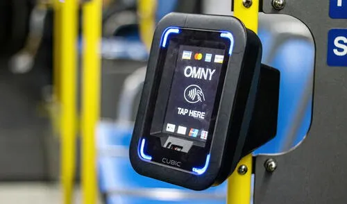 Nueva York lanza el sistema OMNY (One Metro New York), modernizando el pago de tarifas y reemplazando la tradicional MetroCard para 2025.