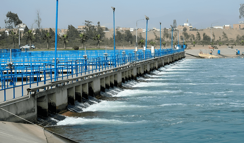 La Ingeniería del Agua y Tecnologías de Tratamiento capacita a profesionales para gestionar este recurso vital.