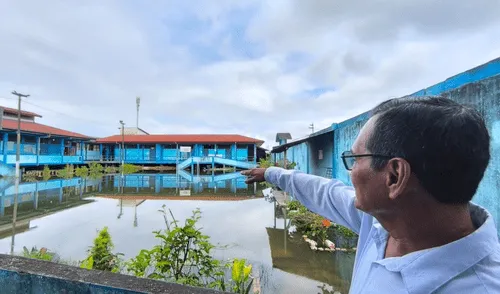 Iquitos: colegio inundado y alertas por casos de dengue y leptospirosis. Foto: Yazmín Araujo / La República Iquitos: colegio inundado y alertas por casos de dengue y leptospirosis. Foto: Yazmín Araujo / La República