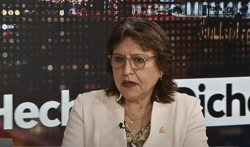 Delia Espinoza en entrevista televisiva respondiendo a declaraciones de Dina Boluarte sobre inseguridad en Perú.
