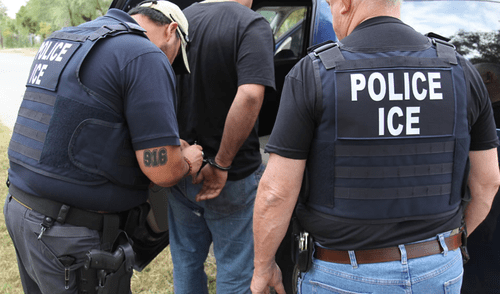 La “Operación Tidal Wave”, apoyada por Trump y DeSantis, marca un hito en el debate sobre el poder federal en inmigración.