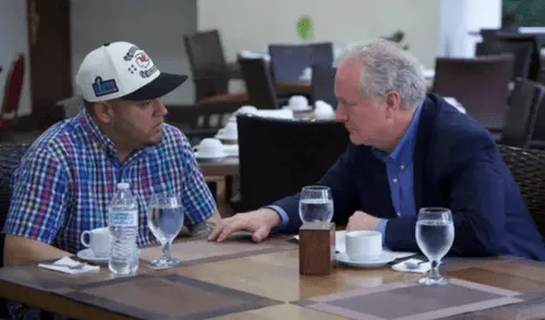 Urge una mejor coordinación entre ICE y tribunales para evitar errores en deportaciones.