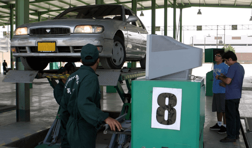 Revisión técnica es obligatoria para diversos tipos de vehículos, como los particulares y de transporte público