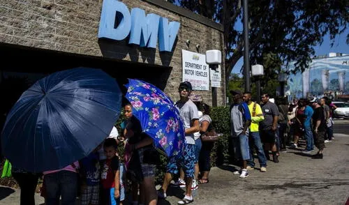 El DMV de California abrirá 18 oficinas una hora antes durante la primavera para ayudar a los residentes a obtener su Real ID antes de la fecha límite