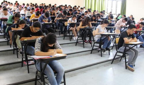 Cada años los jóvenes se preparan para postular a diferentes universidades y elegir su carrera favorita Foto:UNMSM