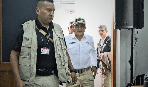 Ministro del Interior, Julio Díaz Zulueta, brinda conferencia de prensa en Trujillo sobre el caso de los mineros asesinados en Pataz.