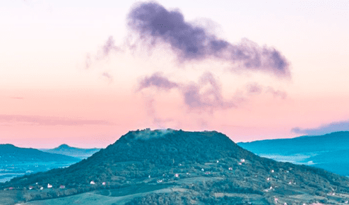 Los arqueólogos han descubierto una colina volcánica en el oeste de Hungría que contiene un enorme tesoro antiguo. Foto: IStock Los arqueólogos han descubierto una colina volcánica en el oeste de Hungría que contiene un enorme tesoro antiguo.