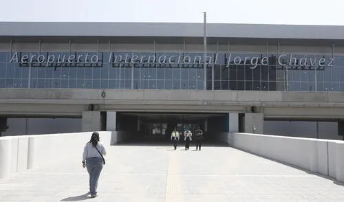 Los trabajos al interior del nuevo terminal aéreo se hallan casi culminados. En diez días debe iniciar la etapa de pruebas con vuelos y pasajeros reales. Foto: Marco Cotrina Los trabajos al interior del nuevo terminal aéreo se hallan casi culminados. En diez días debe iniciar la etapa de pruebas con vuelos y pasajeros reales. Foto: Marco Cotrina