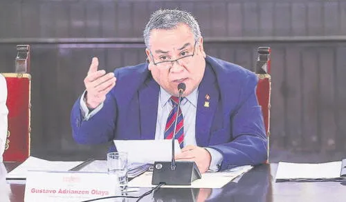 En la mira. Siete bancadas piden la salida del premier Gustavo Adrianzén. Solo la presidenta Boluarte y sus aliados de Fuerza Popular y APP se resisten. En la mira. Siete bancadas piden la salida del premier Gustavo Adrianzén. Solo la presidenta Boluarte y sus aliados de Fuerza Popular y APP se resisten.