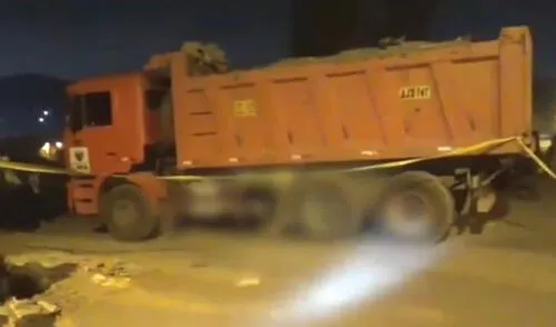 Motociclista fallece tras ser impactado por camión municipal en San Martín de Porres. Foto: captura América Padre e hijo fueron atropellados por camión de la Municipalidad de Lima en San Martín de Porres: hombre murió en el lugar