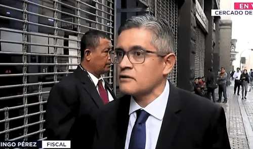 El fiscal José Domingo Pérez ingresó este martes a la sede del Ministerio Público tras ser rehabilitado por la ANC. | Foto: Canal N. Fiscal José Domingo Pérez entrando a la sede del Ministerio Público en Lima tras anulación de su suspensión disciplinaria.