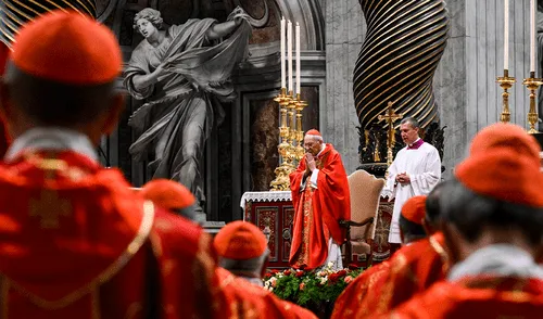 Así fue la misa Pro Eligendo Pontífice previo al cónclave: "Estamos aquí para invocar el auxilio del Espíritu Santo"
