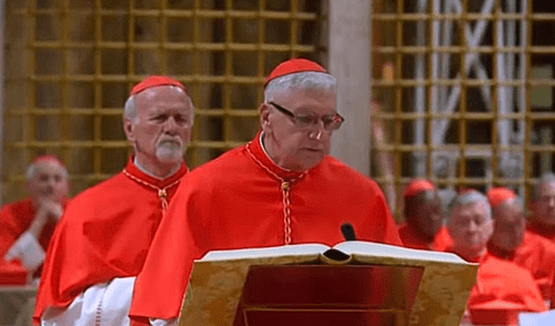 Cardenal peruano Carlos Castillo jurando en latín durante el cónclave en el Vaticano para la elección del nuevo papa.
