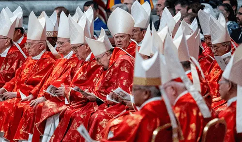 Los cardenales tienen diferentes tipos de vestimenta para cada ocasión Foto: GQ México