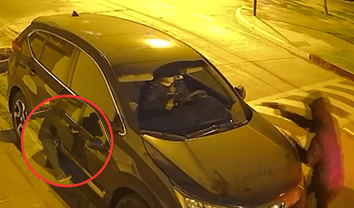 Delincuente asalta a sujeto que se encontraba dentro de su vehículo en Surco. Foto: composición LR / captura Panamericana Delincuente asalta a sujeto que se encontraba dentro de su vehículo en Surco. Foto: composición LR / captura Panamericana