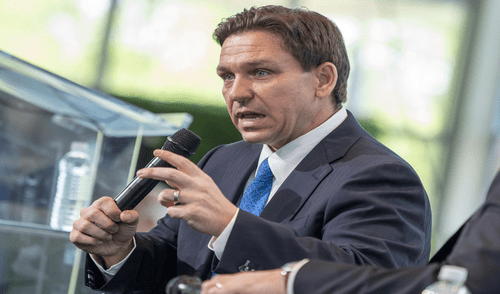 DeSantis desestimó el proyecto, argumentando que la medida prioriza intereses turísticos en lugar de un alivio fiscal.