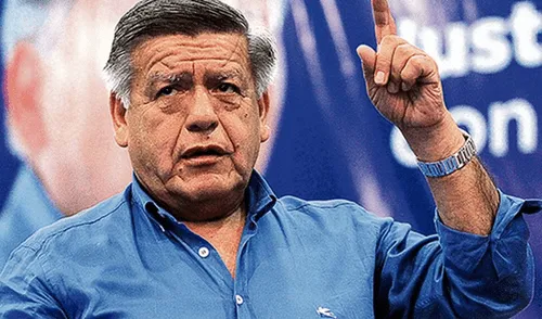 César Acuña dio inesperada excusa sobre sus constantes viajes.