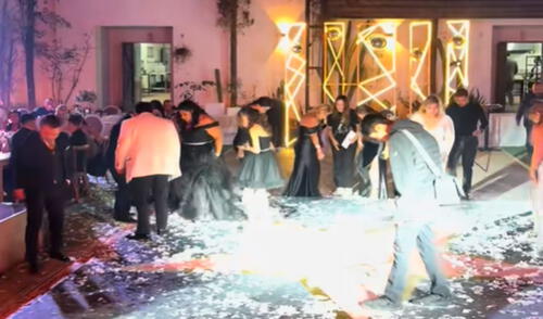 El novio buscaba junto a los invitados el anillo de su boda a horas de jurarse amor eterno con su pareja.