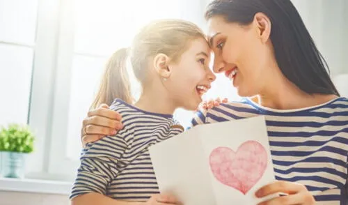 Sorprende a mamá este 10 de mayo con palabras llenas de amor.